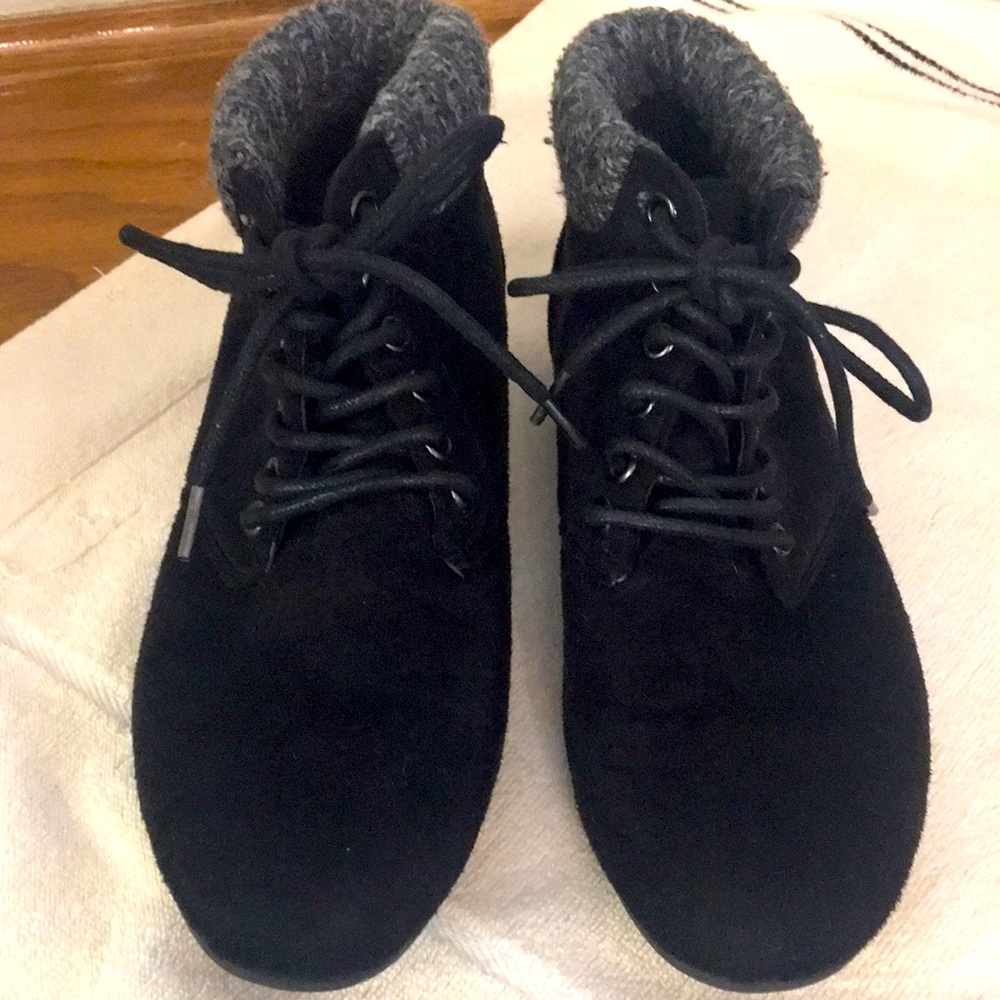 SUEDE SWEATER BOOTIES - Picture 3 of 8